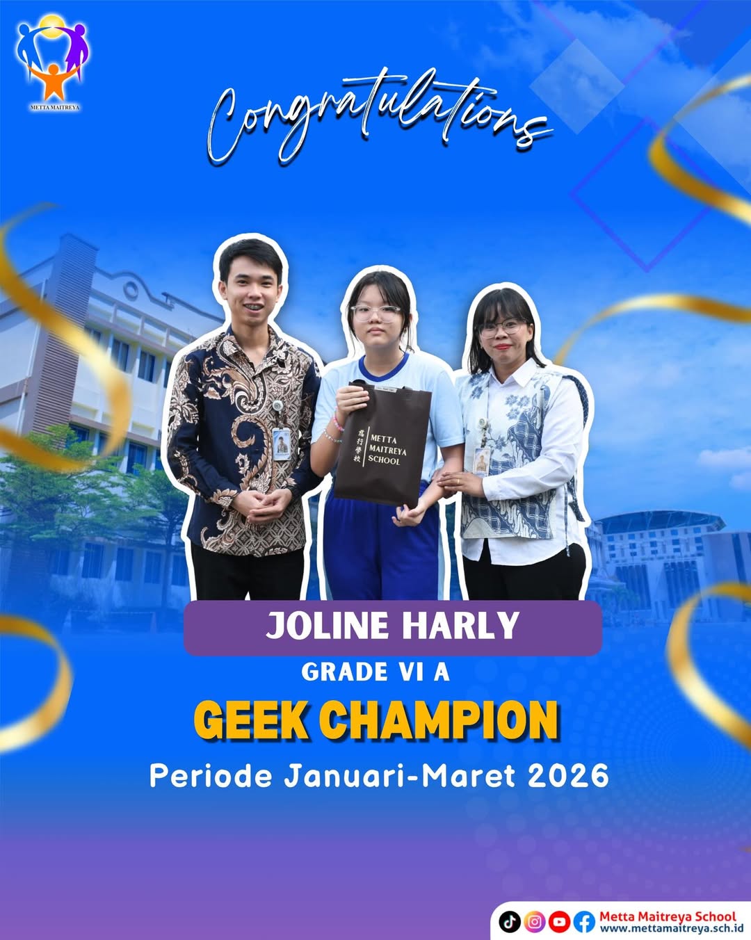 Penyerahan hadiah oleh Kepala Sekolah kepada Murid yang telah meraih prestasi sebagai Geek Champion Periode Januari-Maret 2026